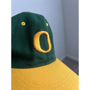 ⭐️ Oregon Ducks Style Snapback Hat – Green & Yellow “O” Logo – Adjustable ⭐️